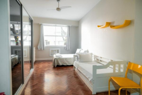 Apartamento confortável na quadra da praia